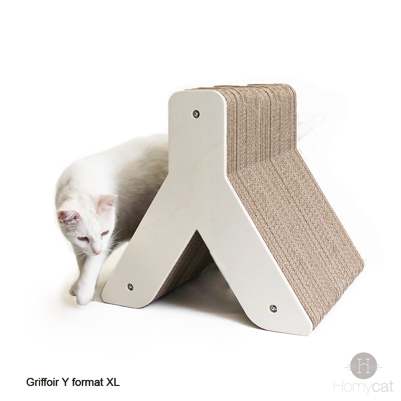 lettre-Y-a-l-envers-chat-blanc-deco-meuble-maison