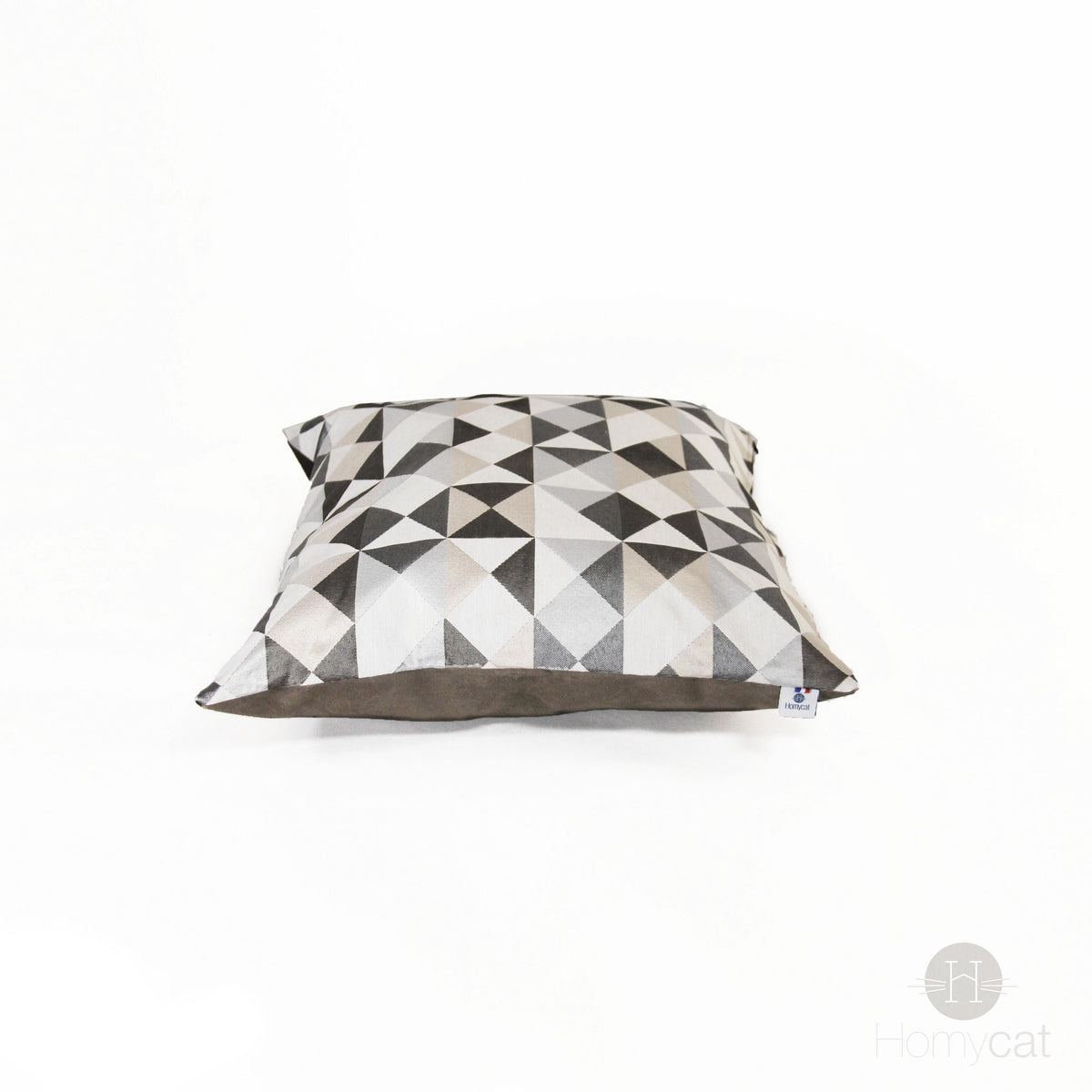 Coussin S 45x45 cm Triangles écrus pour Panier chat ou Déco