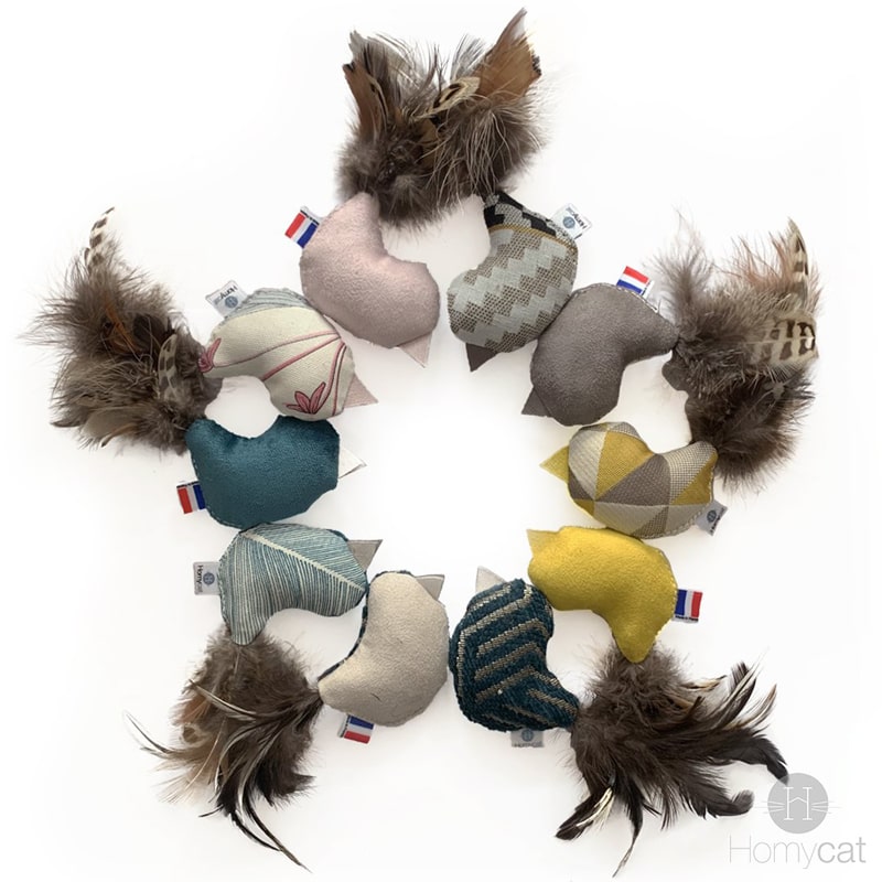 jouets-doudou-chat-plume-oiseau-couleurs-qualité-france-herbe-a-chat-homycat-