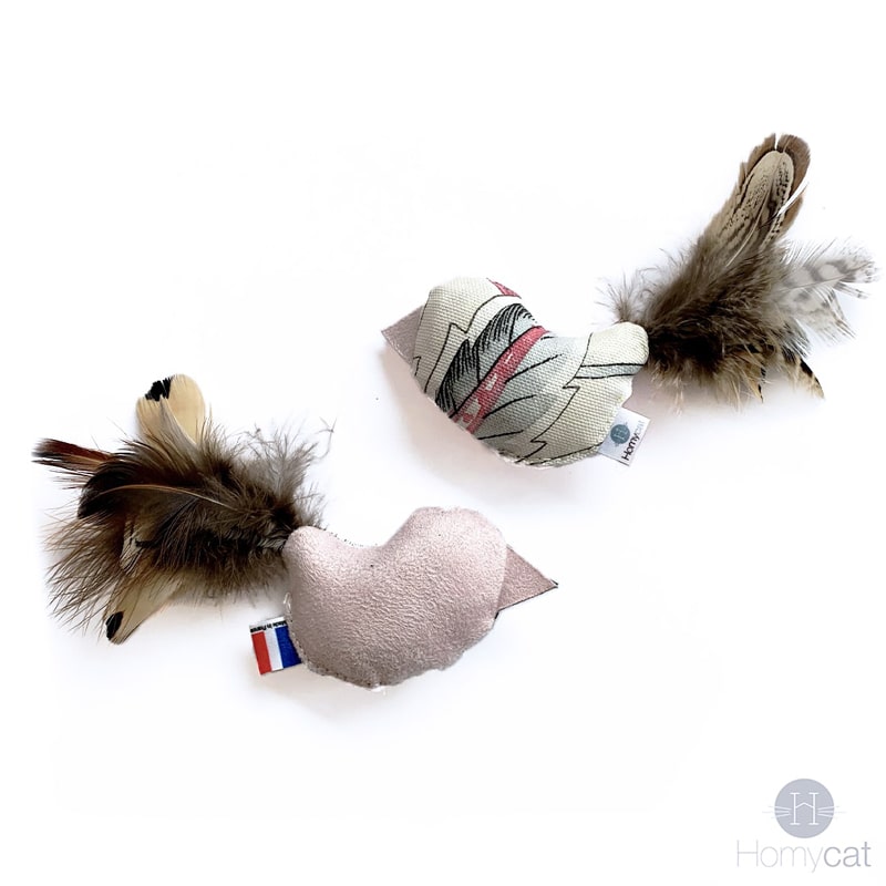 jouets-doudou-chat-plume-oiseau-couleurs-qualité-france-herbe-a-chat-homycat-rose-fleur